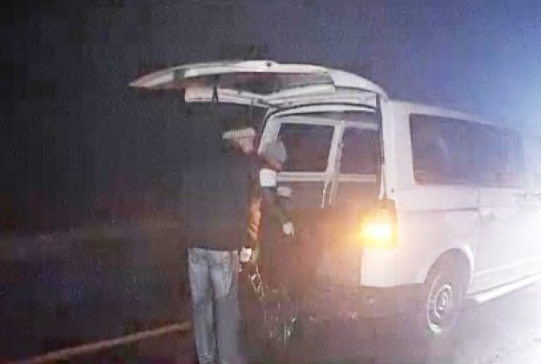 A murit strivit între maşină şi remorcă